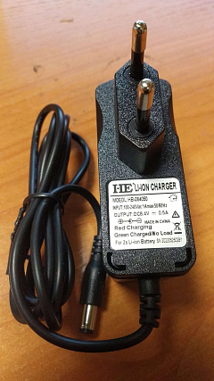 Зарядное устройство HB-084050 для тележек CW 8,4V/0,5A (Charger) горизонтальное Зарядное устройство HB-084050 для тележек CW 8,4V/0,5A (Charger) горизонтальное